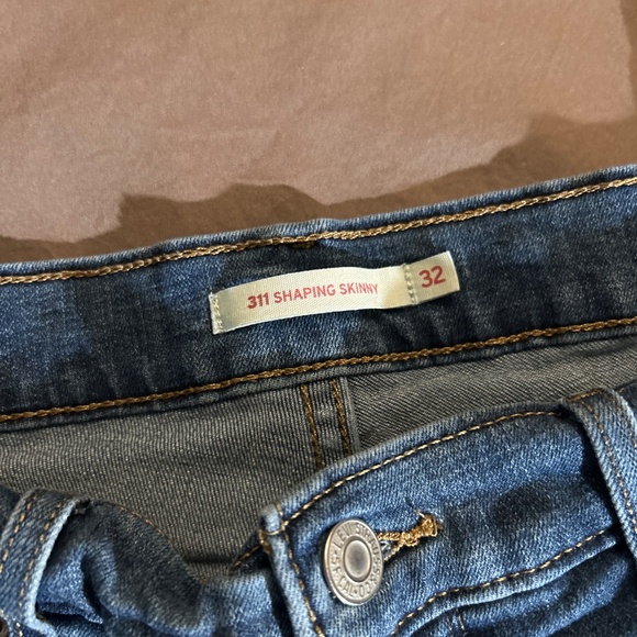 Levi 311 shaping Skinny Jeans - Picture 3 of 4